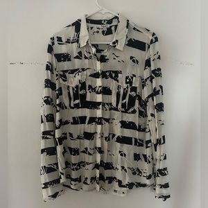 Splendid Abstract Button down shirt